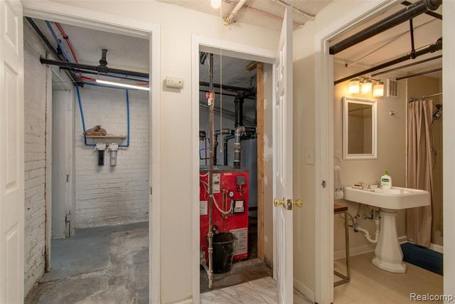 22 Edison Street, Detroit, MI 48202