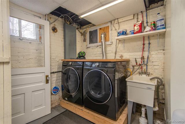 22 Edison Street, Detroit, MI 48202