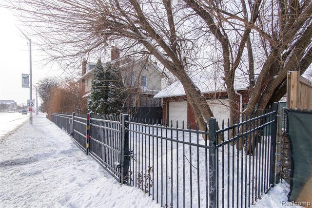 22 Edison Street, Detroit, MI 48202