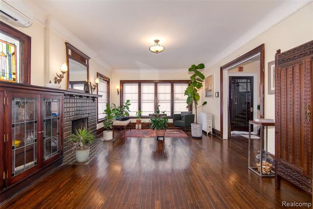 22 Edison Street, Detroit, MI 48202