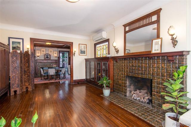 22 Edison Street, Detroit, MI 48202