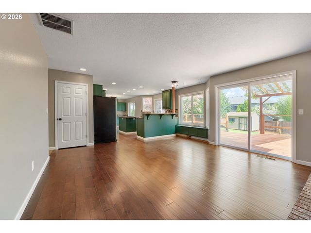 23854 Sw ALDERGROVE Ave, Sherwood, OR 97140