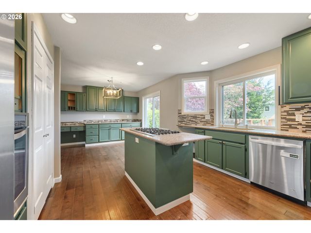 23854 Sw ALDERGROVE Ave, Sherwood, OR 97140