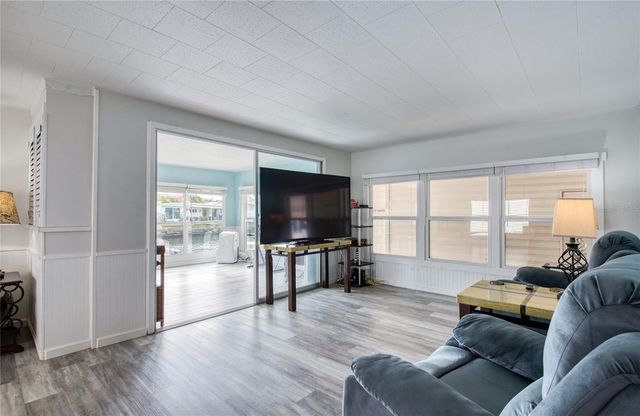 18675 US HIGHWAY 19 N 217, Clearwater, FL 33764