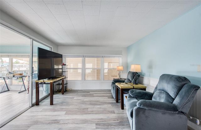 18675 US HIGHWAY 19 N 217, Clearwater, FL 33764