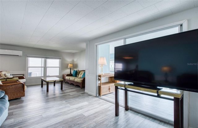 18675 US HIGHWAY 19 N 217, Clearwater, FL 33764