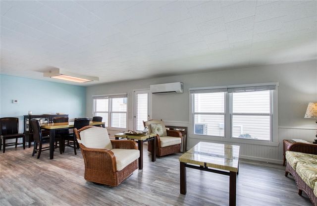 18675 US HIGHWAY 19 N 217, Clearwater, FL 33764