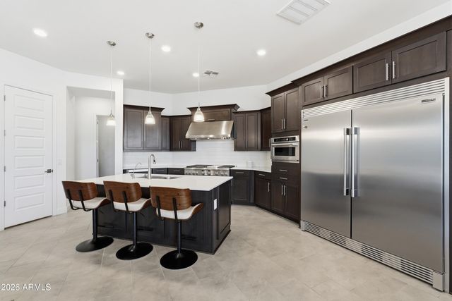 2522 E PLEASANT Lane, Phoenix, AZ 85042
