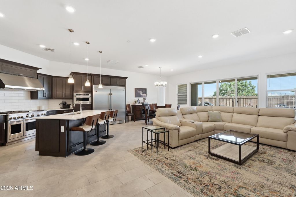 2522 E PLEASANT Lane, Phoenix, AZ 85042 — photo 5