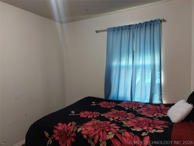 1055 N Canton Avenue, Tulsa, OK 74115