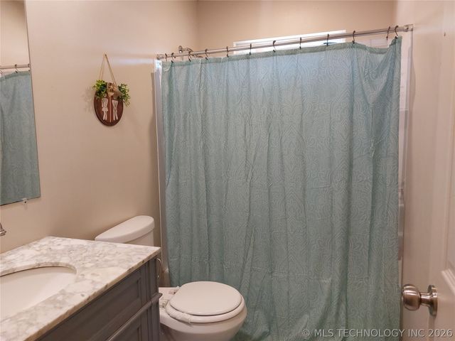 1055 N Canton Avenue, Tulsa, OK 74115