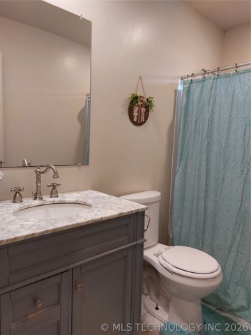 1055 N Canton Avenue, Tulsa, OK 74115