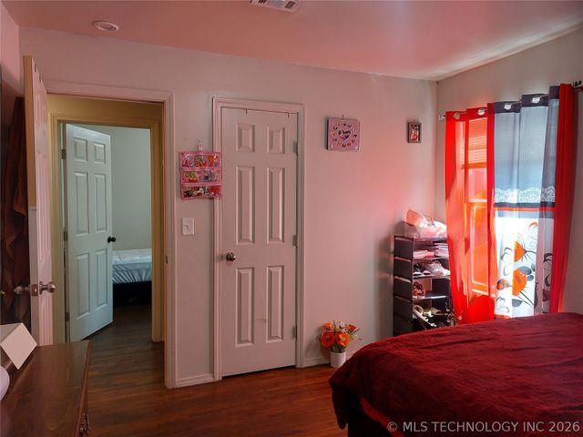 1055 N Canton Avenue, Tulsa, OK 74115