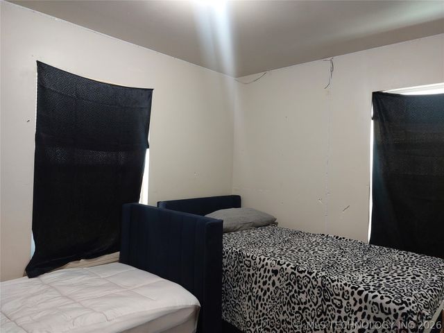 1055 N Canton Avenue, Tulsa, OK 74115