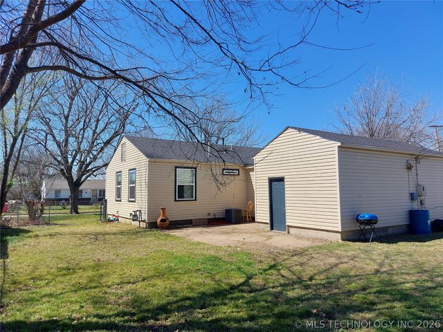 1055 N Canton Avenue, Tulsa, OK 74115