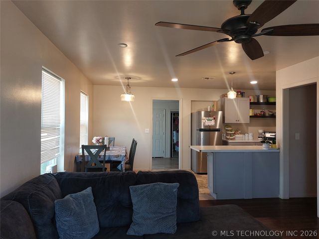 1055 N Canton Avenue, Tulsa, OK 74115