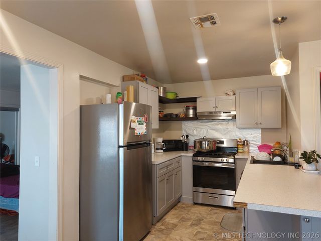 1055 N Canton Avenue, Tulsa, OK 74115