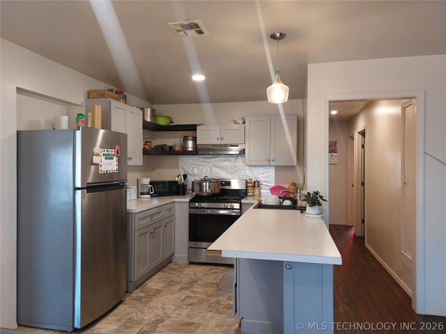 1055 N Canton Avenue, Tulsa, OK 74115