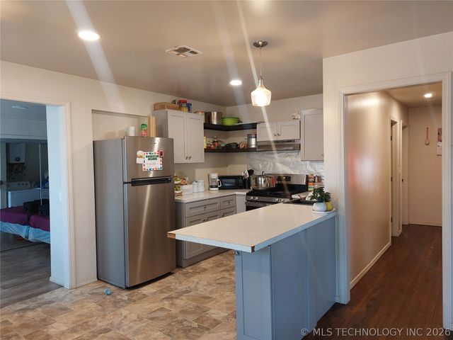 1055 N Canton Avenue, Tulsa, OK 74115