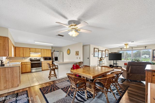 6033 Palm Street, Mims, FL 32754