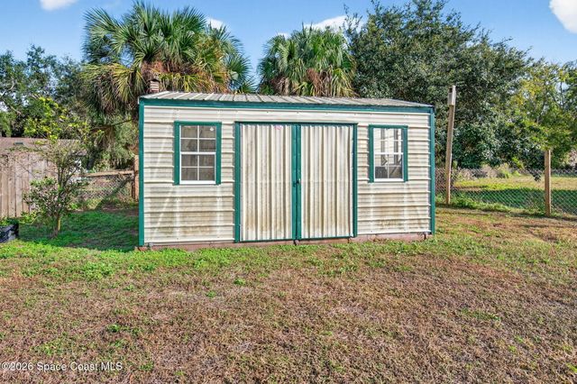 6033 Palm Street, Mims, FL 32754