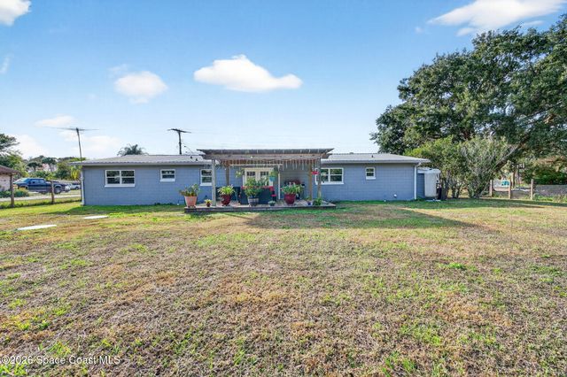 6033 Palm Street, Mims, FL 32754