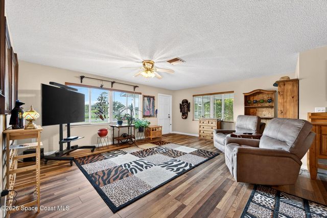 6033 Palm Street, Mims, FL 32754