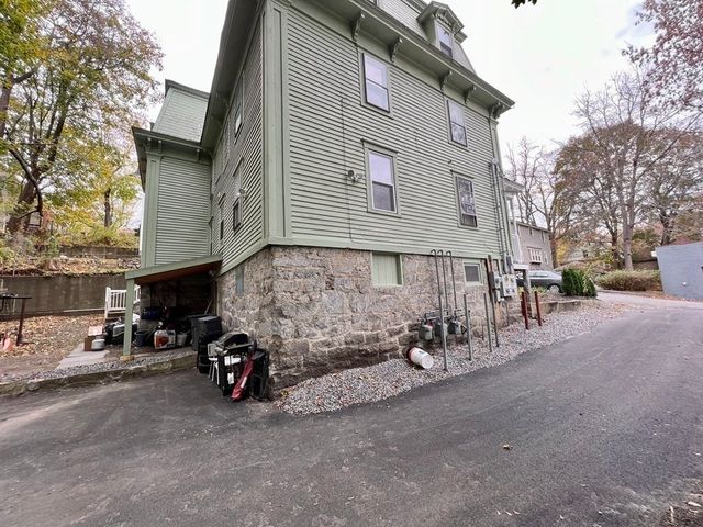 12 Saari Pkwy 1, Fitchburg, MA 01420