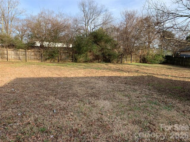 1020 Concord Avenue, Monroe, NC 28110