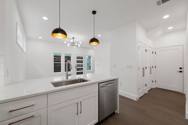 1204 W 51st ST 2, Austin, TX 78756