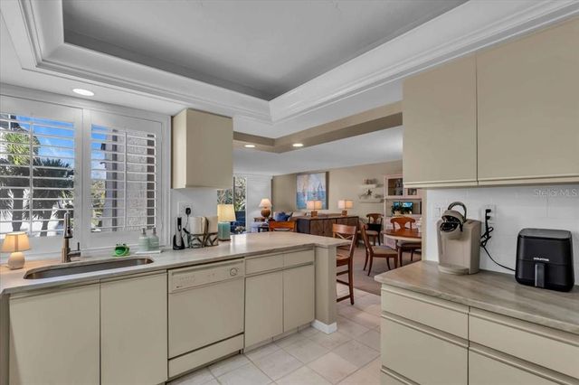 6263 MIDNIGHT PASS ROAD 105, Sarasota, FL 34242