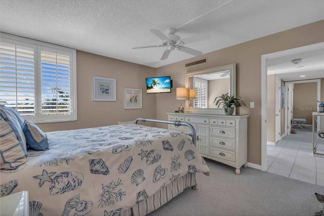 6263 MIDNIGHT PASS ROAD 105, Sarasota, FL 34242