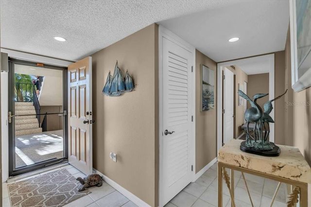 6263 MIDNIGHT PASS ROAD 105, Sarasota, FL 34242