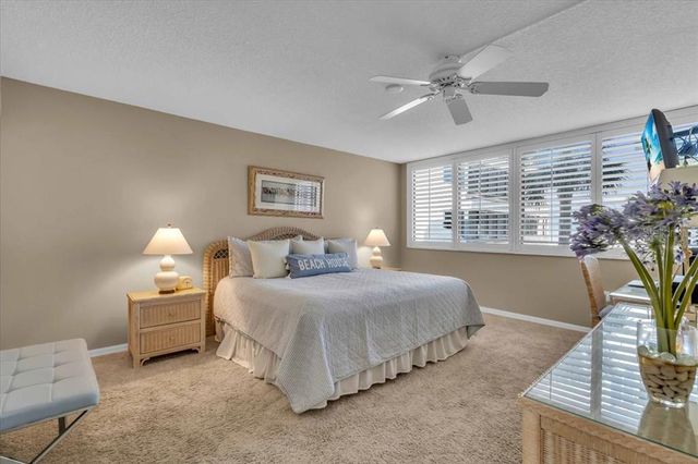 6263 MIDNIGHT PASS ROAD 105, Sarasota, FL 34242