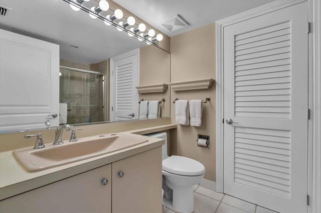 6263 MIDNIGHT PASS ROAD 105, Sarasota, FL 34242