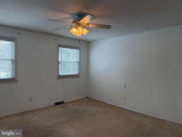 24 BALTUSROL CT, Dover, DE 19904