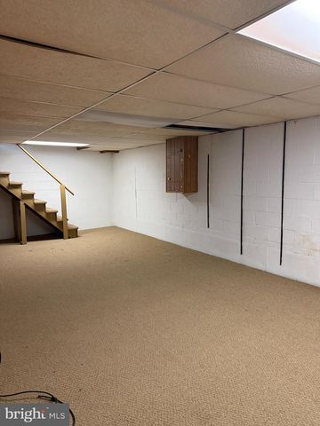 24 BALTUSROL CT, Dover, DE 19904