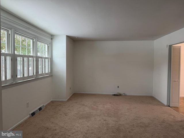 24 BALTUSROL CT, Dover, DE 19904