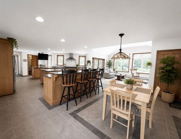 38 Bayberry Dr, Westport, MA 02790