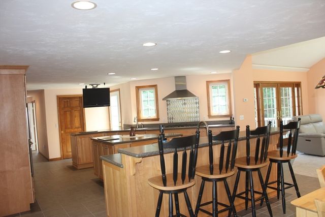 38 Bayberry Dr, Westport, MA 02790