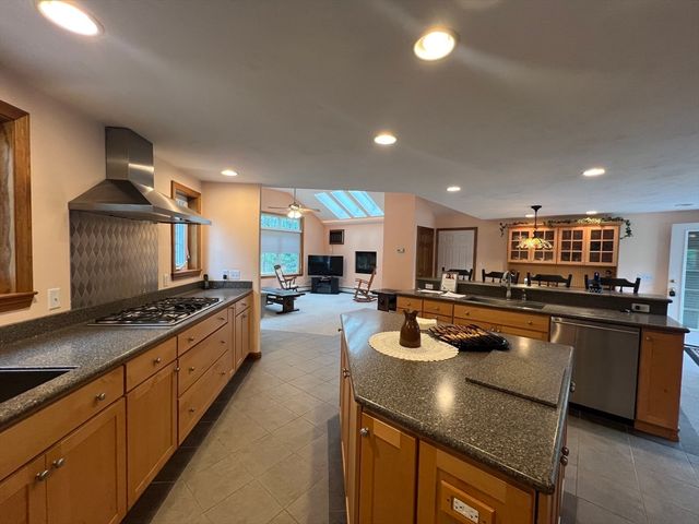 38 Bayberry Dr, Westport, MA 02790