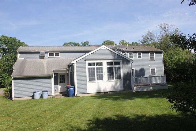 38 Bayberry Dr, Westport, MA 02790