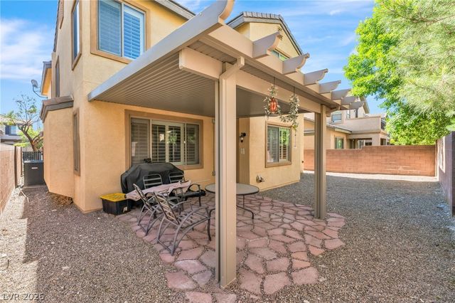 8221 SWALLOW FALLS Street, North Las Vegas, NV 89085