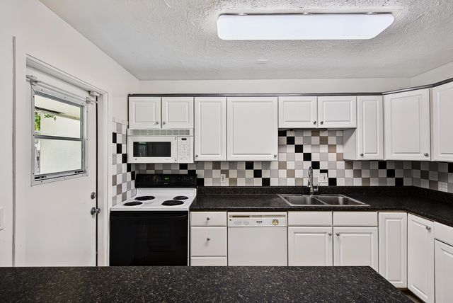 3004 NW 69th Court 1d, Fort Lauderdale, FL 33309