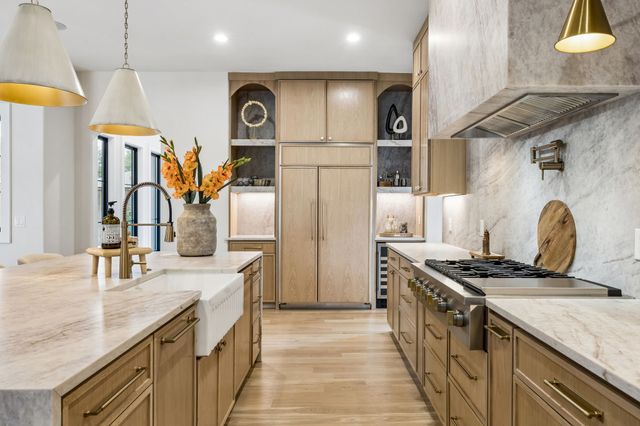 7272 Tangleglen Place, Dallas, TX 75248