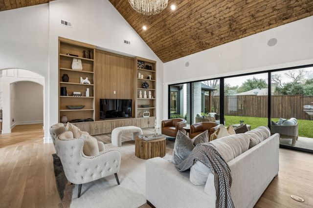 7272 Tangleglen Place, Dallas, TX 75248