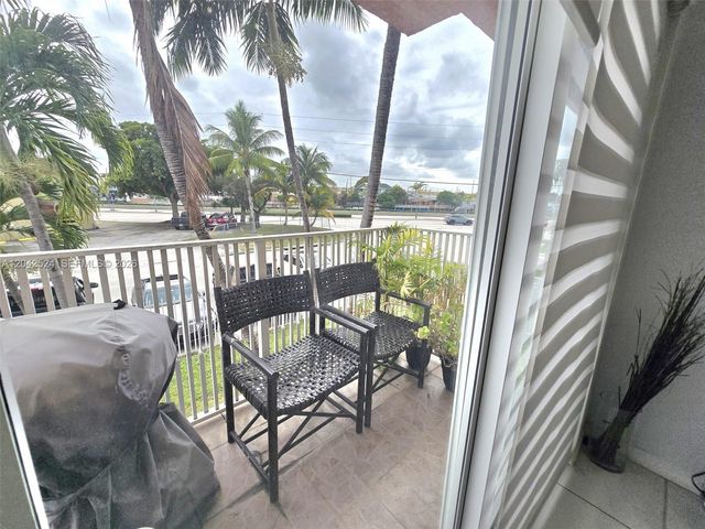 1265 W 24th St 201, Hialeah, FL 33010