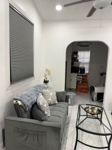 3621 NW 3rd Street, Fort Lauderdale, FL 33311