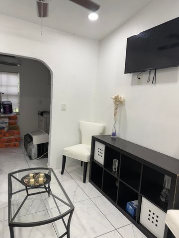 3621 NW 3rd Street, Fort Lauderdale, FL 33311