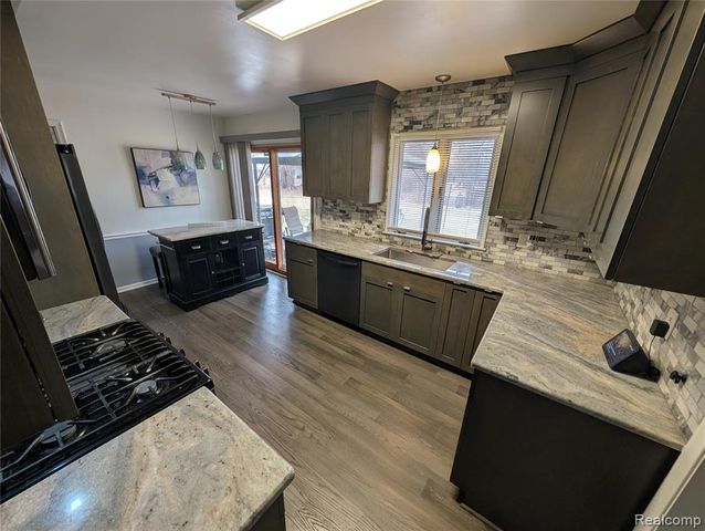 28156 San Marino Drive, Southfield, MI 48034